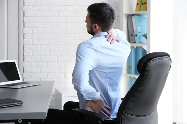 A importância da postura corporal: Dicas essenciais